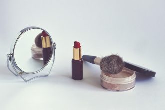 Na co zwrócić uwagę kupując skórzaną torebkę