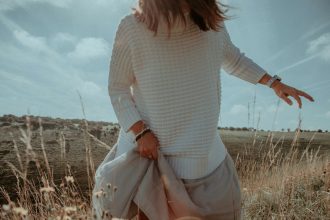 Pielęgnacja grubych swetrów - jak prać